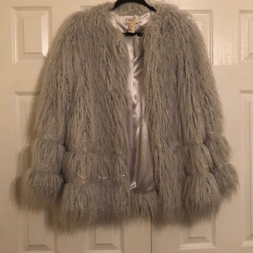 NWT Rare H&M Fuzzy Coat, Size 2 🎉🎊